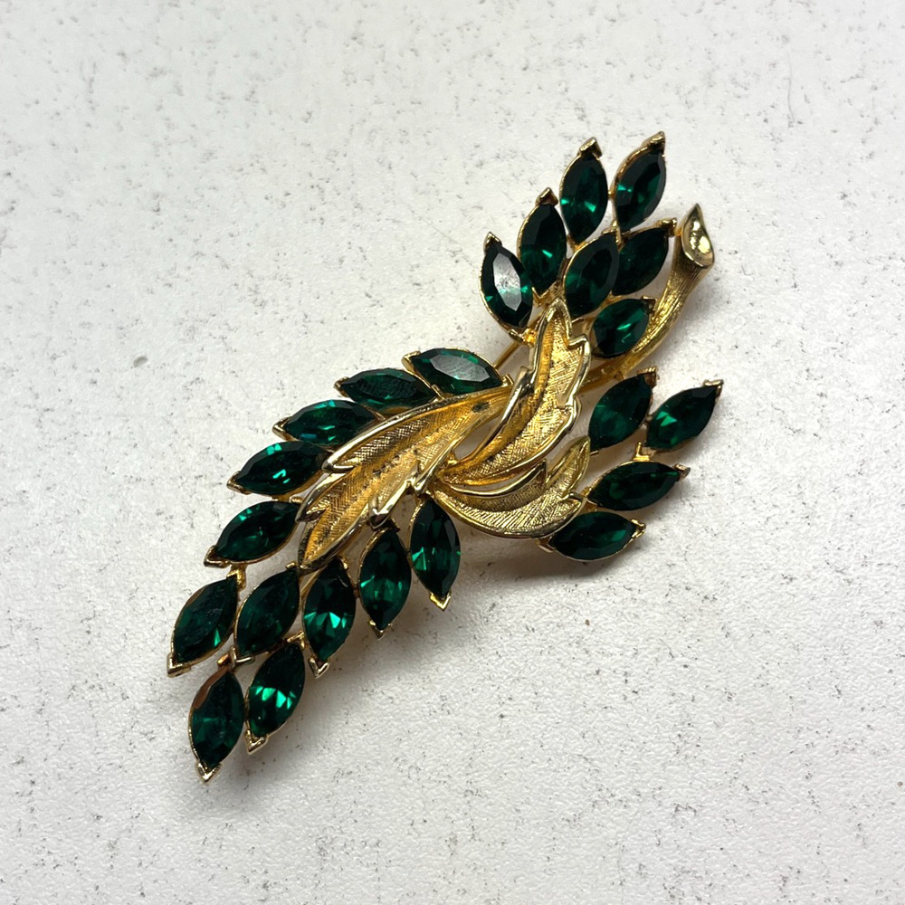 Mid Century Brooch - Coro Brand - Emerald Green Rhinestone Leaf - Vintage Pin